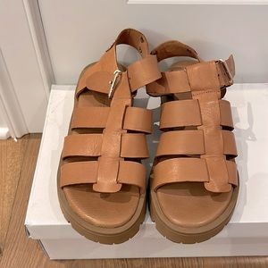 275 Central Sandal, tan, size 36(6)